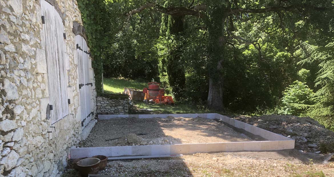 Création de terrasse travertin Paysagiste Toulouse Lèzat-sur-Lèze Muret