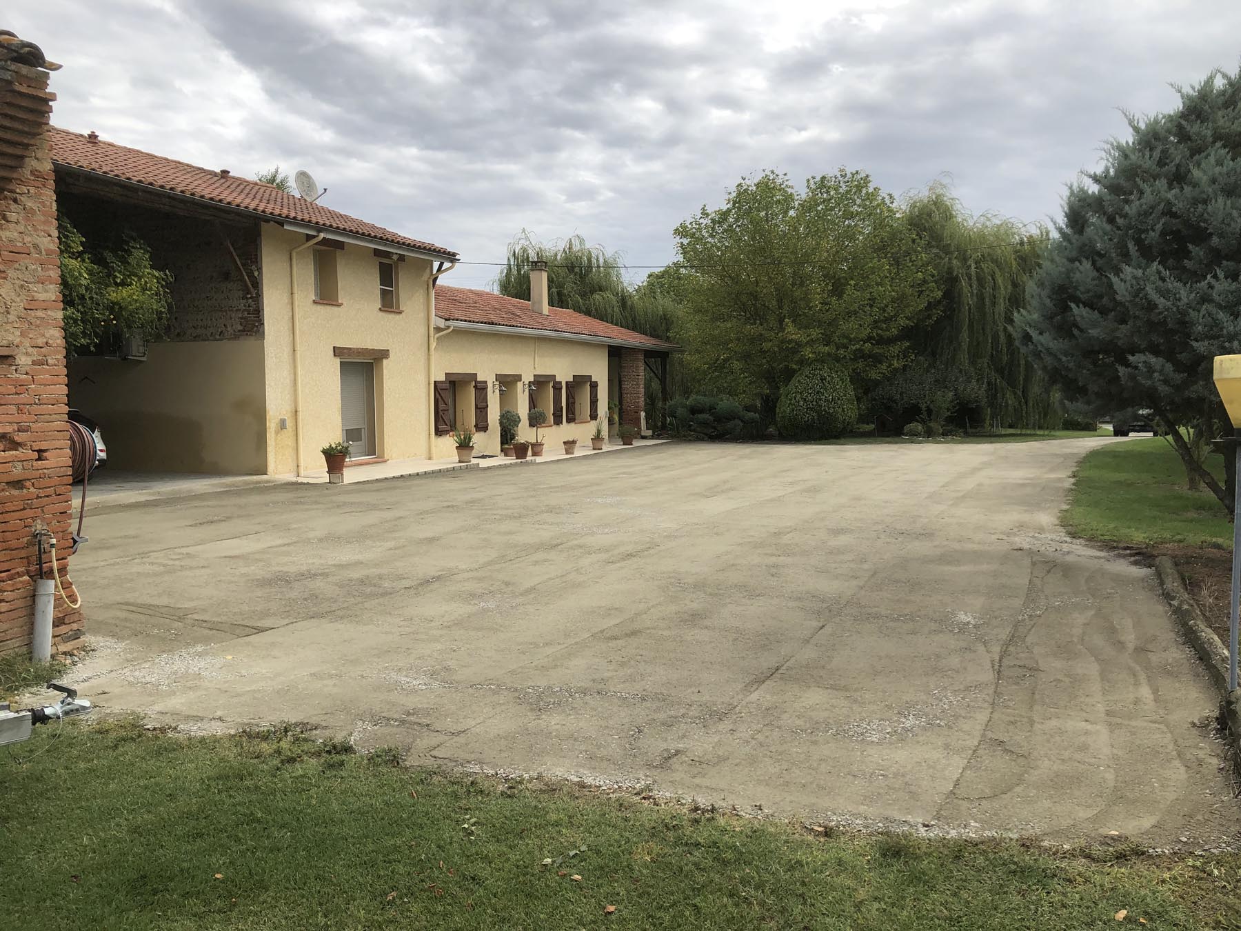 Réfection cour jardinier paysagiste Ariège Occitanie