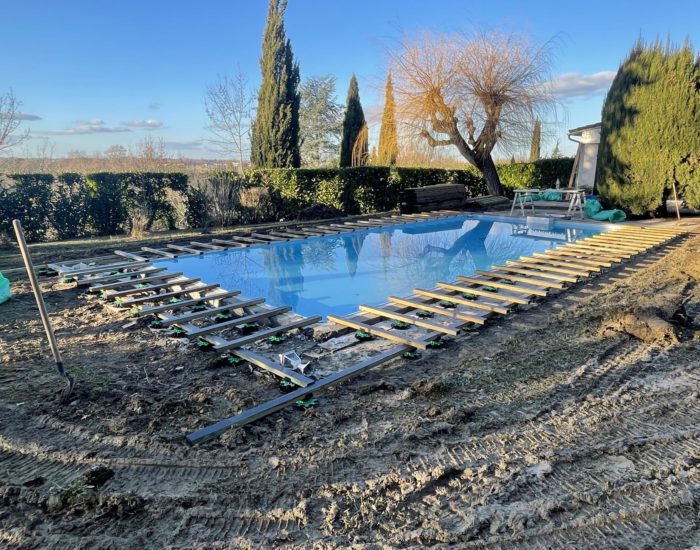 Rénovation terrasse en bois tour de piscine paysagiste en Ariège Muret Toulouse